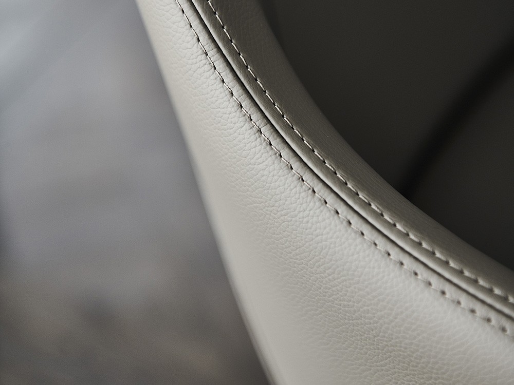 Silla con brazos tapizada en ecopiel Wanda Cattelan Italia - 9