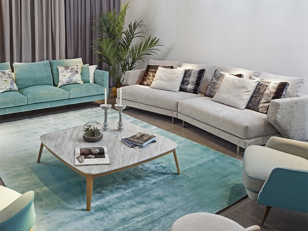 Mesa Even: el equilibrio perfecto entre estética contemporánea y tradición material. Varios acabados disponibles.