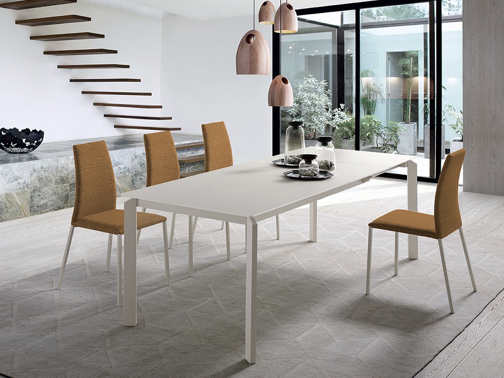 Silla de comedor tapizada Chic de Ramiro Tarazona - 3